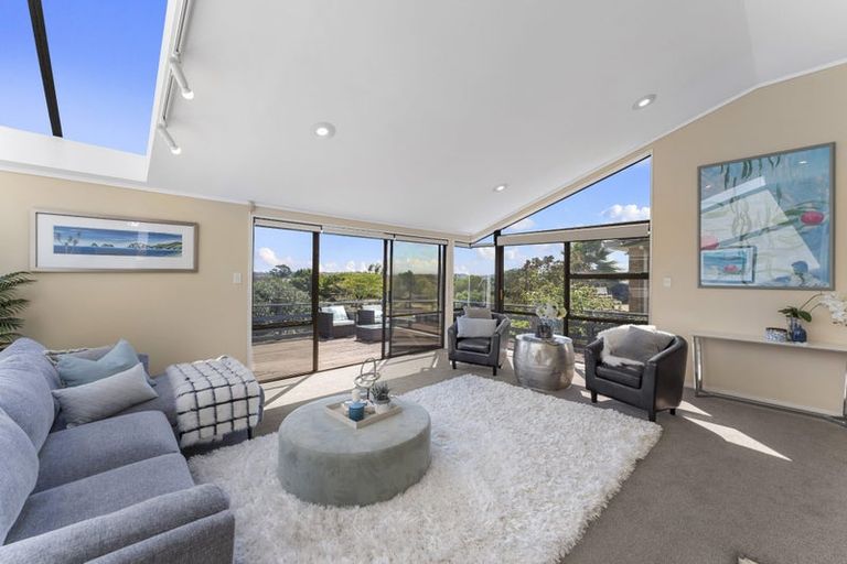 Photo of property in 37 Pigeon Mountain Road, Half Moon Bay, Auckland, 2012