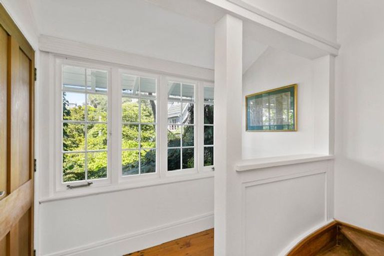 Photo of property in 51 Northland Road, Northland, Wellington, 6012