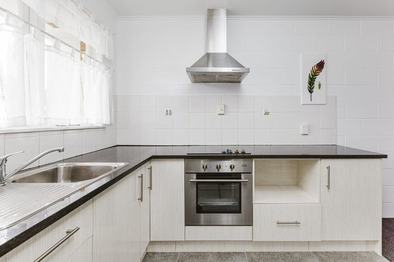 Photo of property in 2/6 Hill Road, Papatoetoe, Auckland, 2025