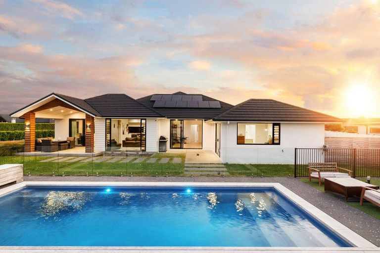 Photo of property in 2 Moemoea Place, Cambridge, 3434