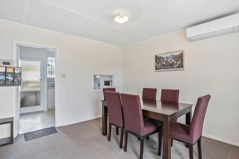 Photo of property in 2/84 Portage Road, New Lynn, Auckland, 0600
