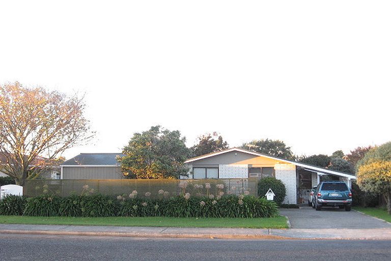 Photo of property in 47 Raumati Road, Raumati Beach, Paraparaumu, 5032