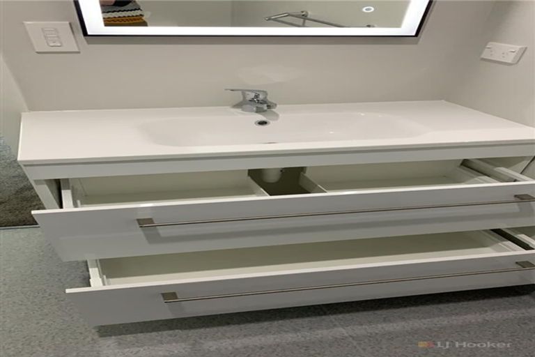 Photo of property in 8b Holmes Street, Waimate, 7924