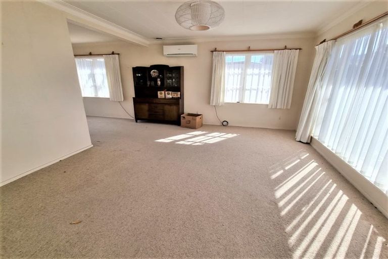 Photo of property in 8 Kukupa Grove, Heretaunga, Upper Hutt, 5018