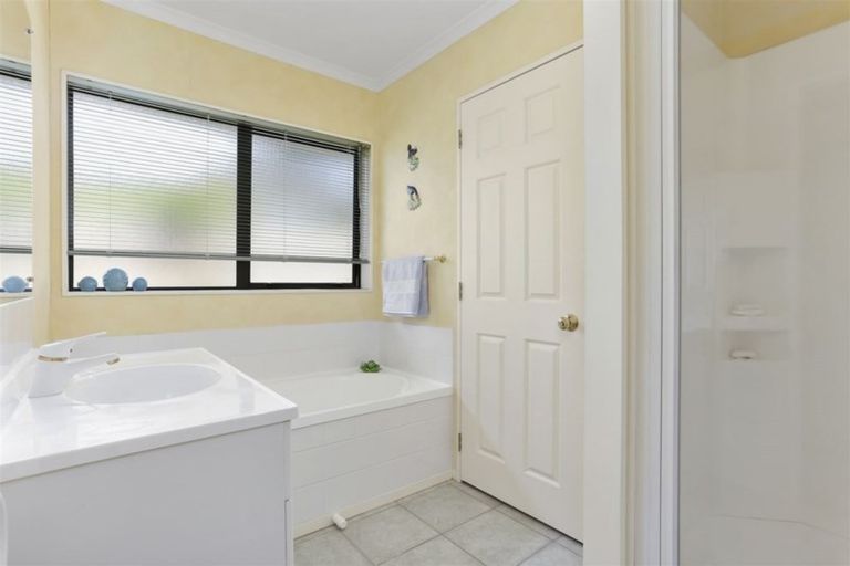 Photo of property in 446d West Coast Road, Glen Eden, Auckland, 0602