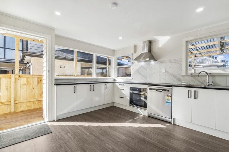 Photo of property in 22 Ranfurly Road, Papatoetoe, Auckland, 2104