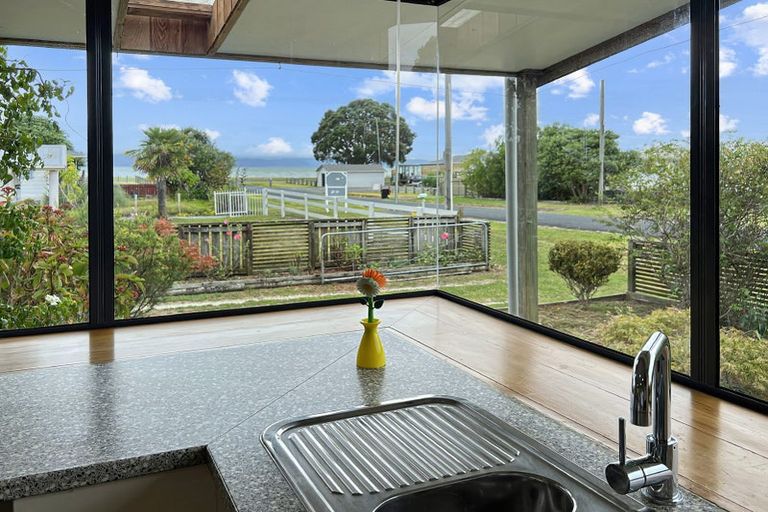 Photo of property in 10 Pohutukawa Avenue, Kaiaua, Pokeno, 2473