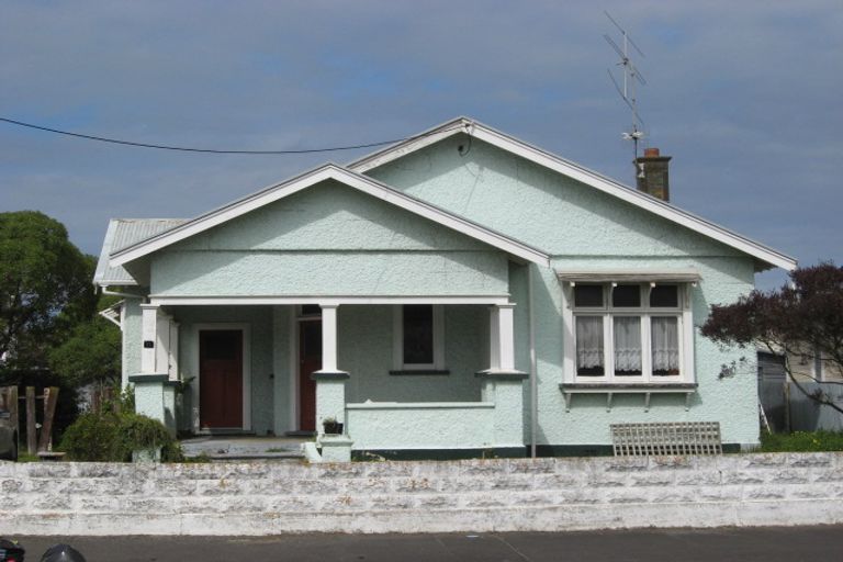 Photo of property in 17 York Street, Gonville, Whanganui, 4501