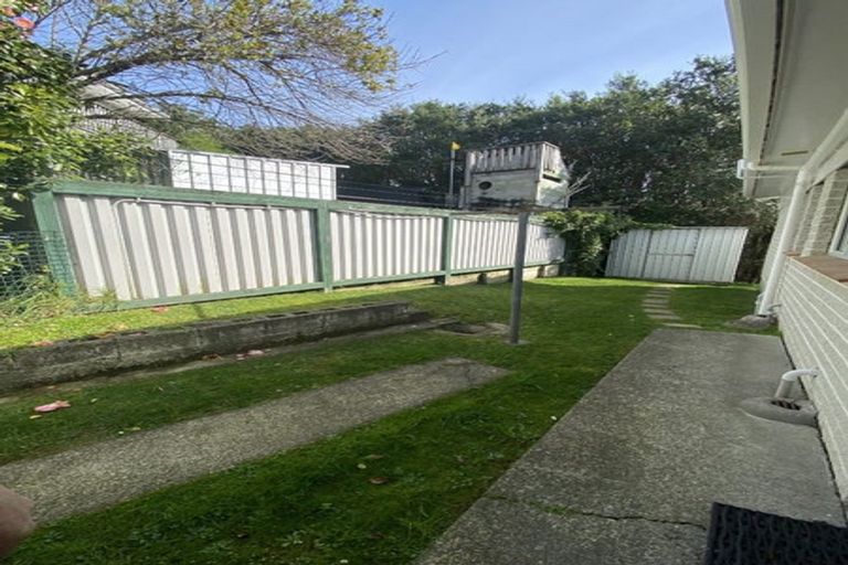 Photo of property in 3d Peckham Grove, Tawa, Wellington, 5028
