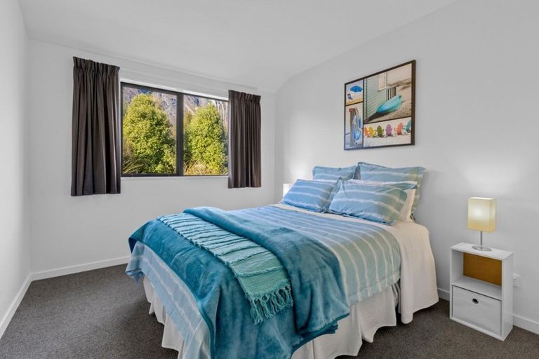 Photo of property in 6 Caithness Court, Jacks Point, Queenstown, 9371