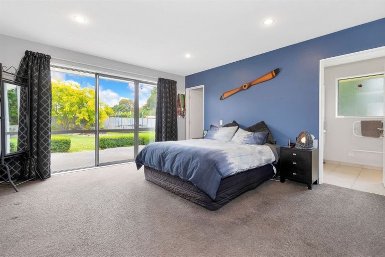 Photo of property in 25 Teviotview Place, Amberley, 7410