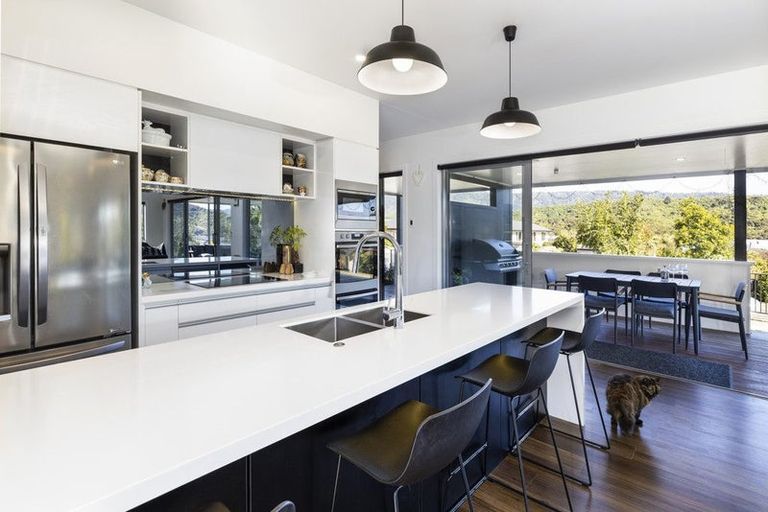 Photo of property in 2 Fantail Heights, Picton, 7220