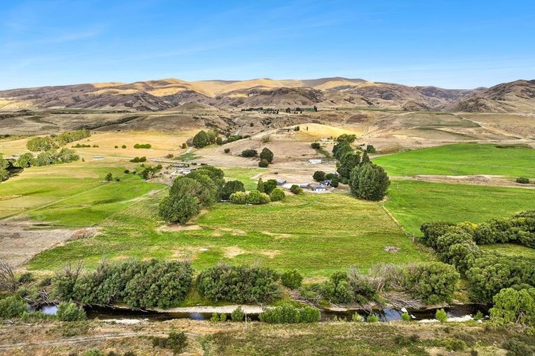Photo of property in 723 Ardgour Road, Tarras, Cromwell, 9383