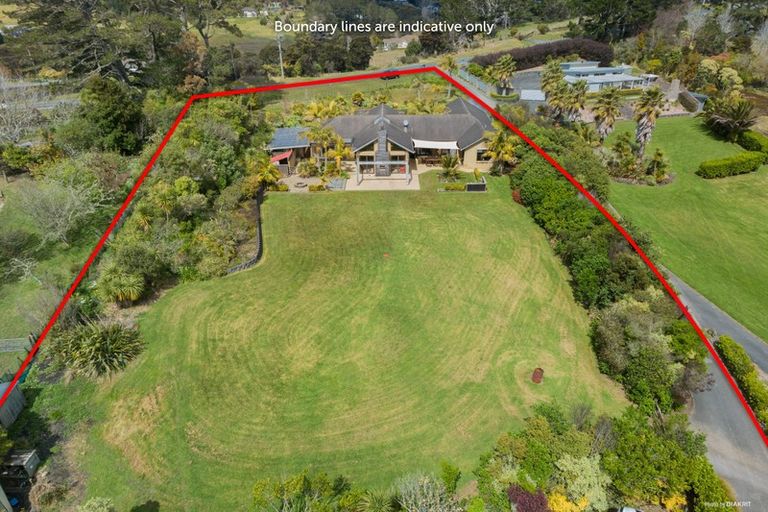 Photo of property in 65 Vaughans Road, Okura, Albany, 0792