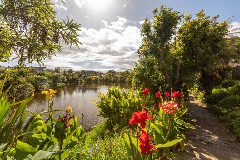 Photo of property in 15 Monarch Place, Paraparaumu Beach, Paraparaumu, 5032