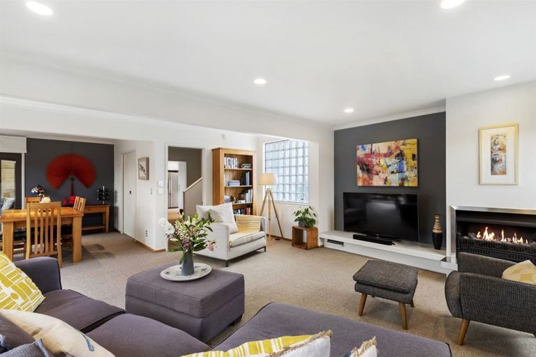 Photo of property in 9a Huntly Road, Campbells Bay, Auckland, 0630