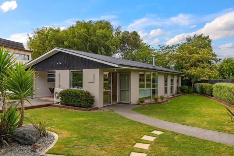 Photo of property in 8 Redwood Place, St Albans, Christchurch, 8052
