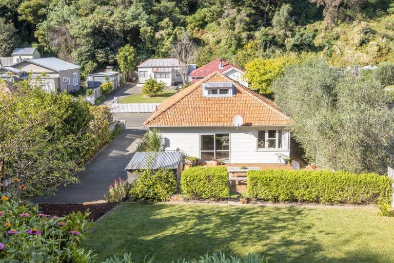 Photo of property in 2 Main Street, Hospital Hill, Napier, 4110