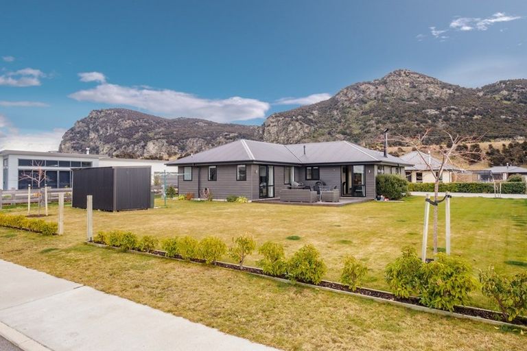 Photo of property in 50 Sherwin Avenue, Albert Town, Wanaka, 9305