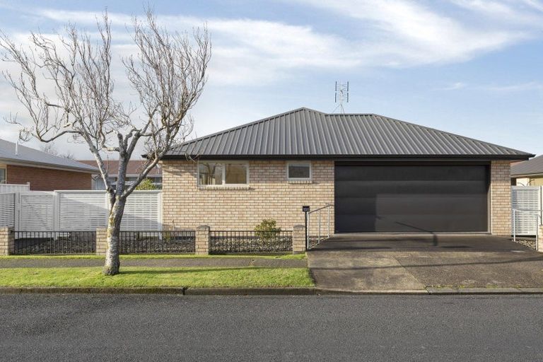Photo of property in 105 Argyle Street, Mosgiel, 9024