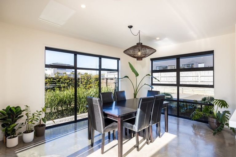Photo of property in 21 Nadine Stanton Drive, Bell Block, New Plymouth, 4312