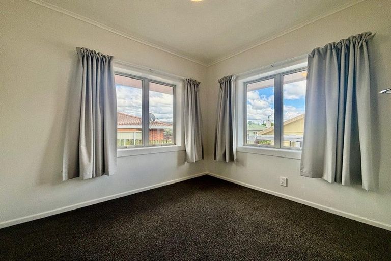Photo of property in 1/16 South Street, Papakura, 2110