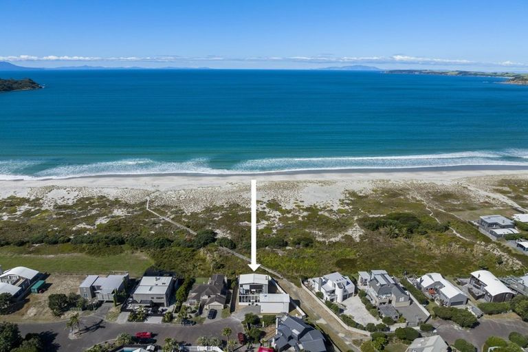 Photo of property in 4 Lagoon Way, Omaha, 0986