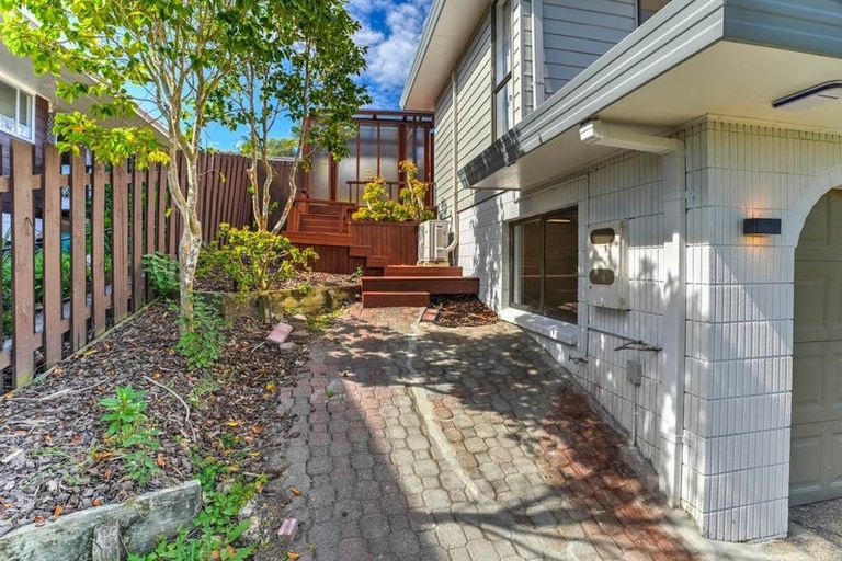 Photo of property in 71 Kennedy Avenue, Forrest Hill, Auckland, 0620