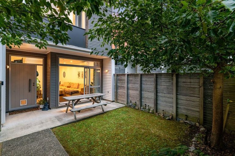 Photo of property in 11/59 The Parade, Island Bay, Wellington, 6023