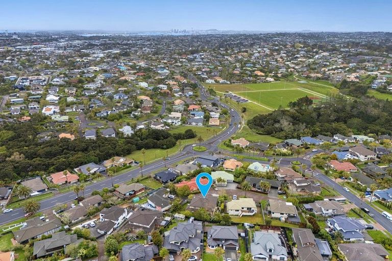 Photo of property in 19 Calypso Way, Unsworth Heights, Auckland, 0632