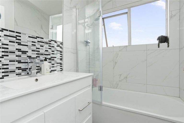 Photo of property in 1/78 West Coast Road, Glen Eden, Auckland, 0602