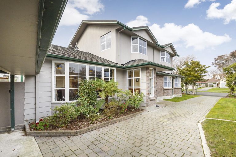 Photo of property in 52 John F Kennedy Drive, Milson, Palmerston North, 4414