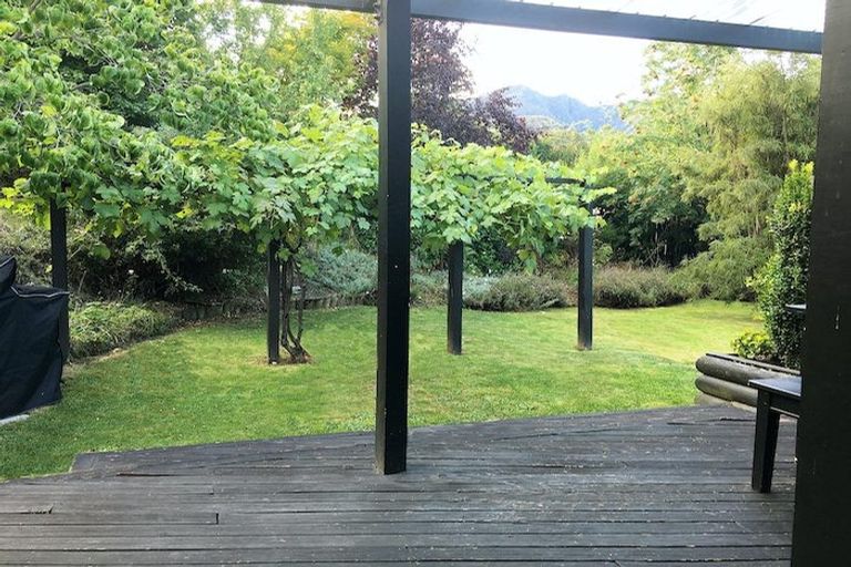 Photo of property in 14 Preston Drive, Arrowtown, 9302