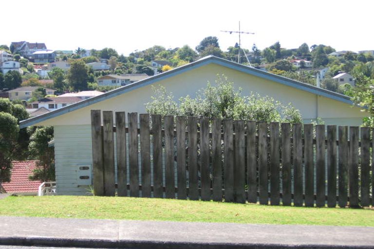 Photo of property in 43 Nor'east Drive, Northcross, Auckland, 0632