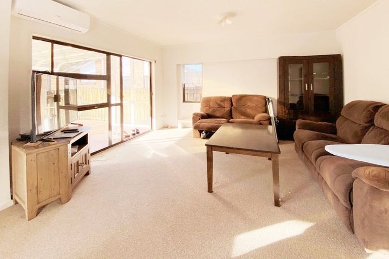 Photo of property in 4/133 Ennis Avenue, Pakuranga Heights, Auckland, 2010