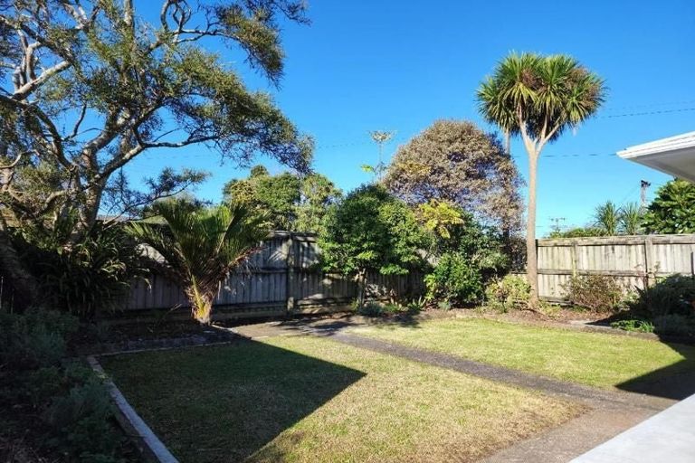 Photo of property in 28 Old South Road, Okato, 4335