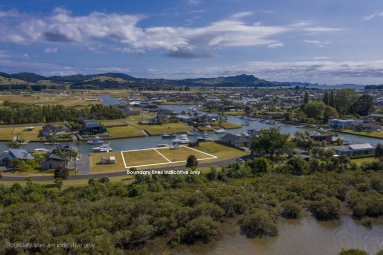 Photo of property in 26 Hei Esplanade, Whitianga, 3510