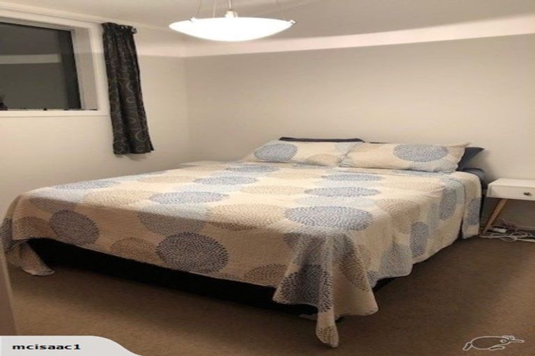 Photo of property in 1/35 Moore Street, Hillcrest, Auckland, 0627