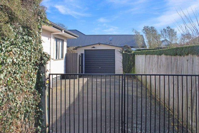 Photo of property in 1/74 Aorangi Road, Bryndwr, Christchurch, 8053
