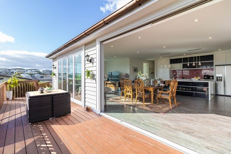 Photo of property in 18 Gumdigger Rise, Silverdale, 0932