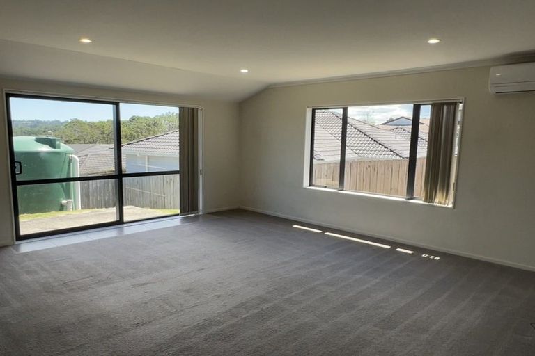Photo of property in 63 Tiriwa Drive, Massey, Auckland, 0614