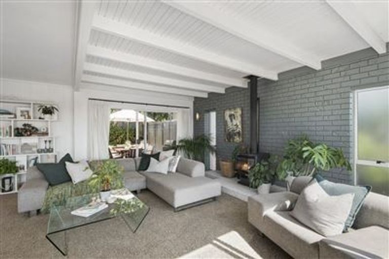 Photo of property in 47 Aotearoa Terrace, Murrays Bay, Auckland, 0630