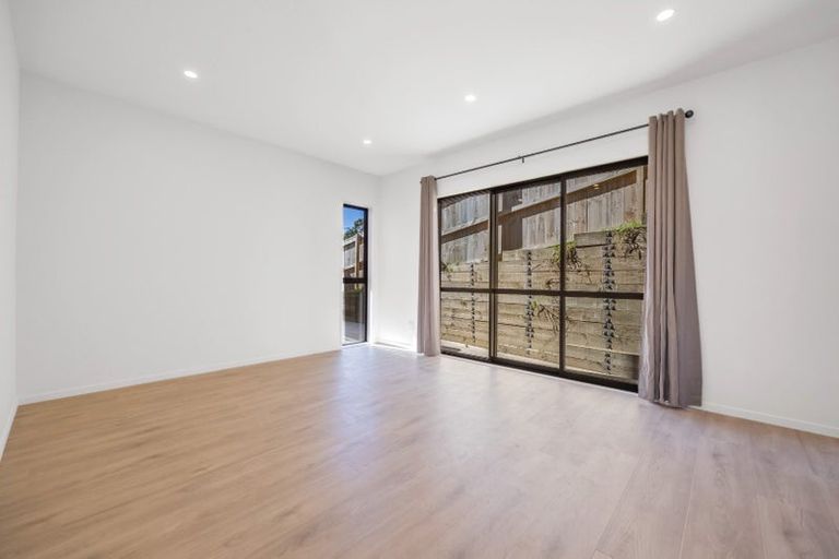 Photo of property in 50c Barbados Drive, Unsworth Heights, Auckland, 0632