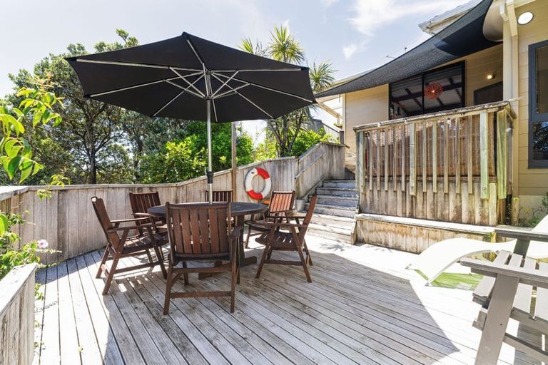 Photo of property in 14 Hughes Street, Waikanae Beach, Waikanae, 5036