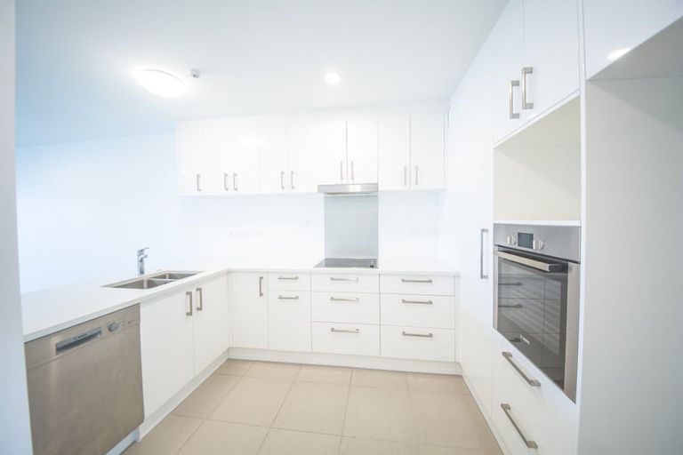 Photo of property in Apollo Apartments, 306/46 Rosedale Road, Rosedale, Auckland, 0632