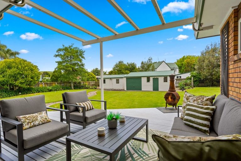 Photo of property in 19 Rosella Grove, Waimauku, 0812