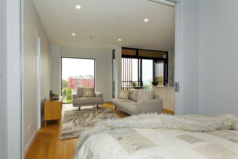 Photo of property in Frank Sargeson Apts, 501/74 Anzac Street, Takapuna, Auckland, 0622