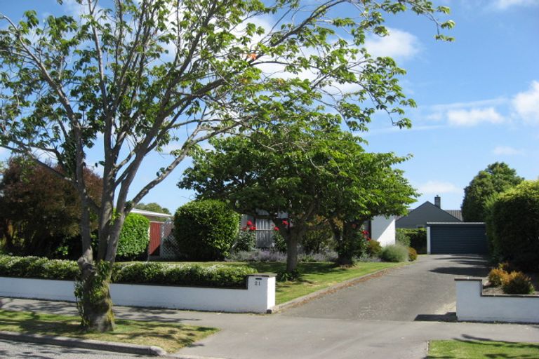 Photo of property in 21 Talltree Avenue, Avonhead, Christchurch, 8042