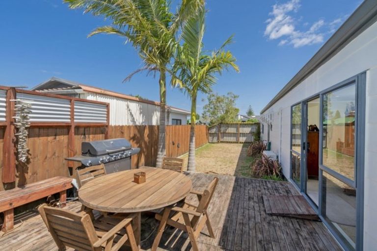 Photo of property in 5 Cholmondeley Crescent, Whitianga, 3510