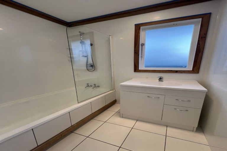 Photo of property in 368 South Road, Omata, New Plymouth, 4374